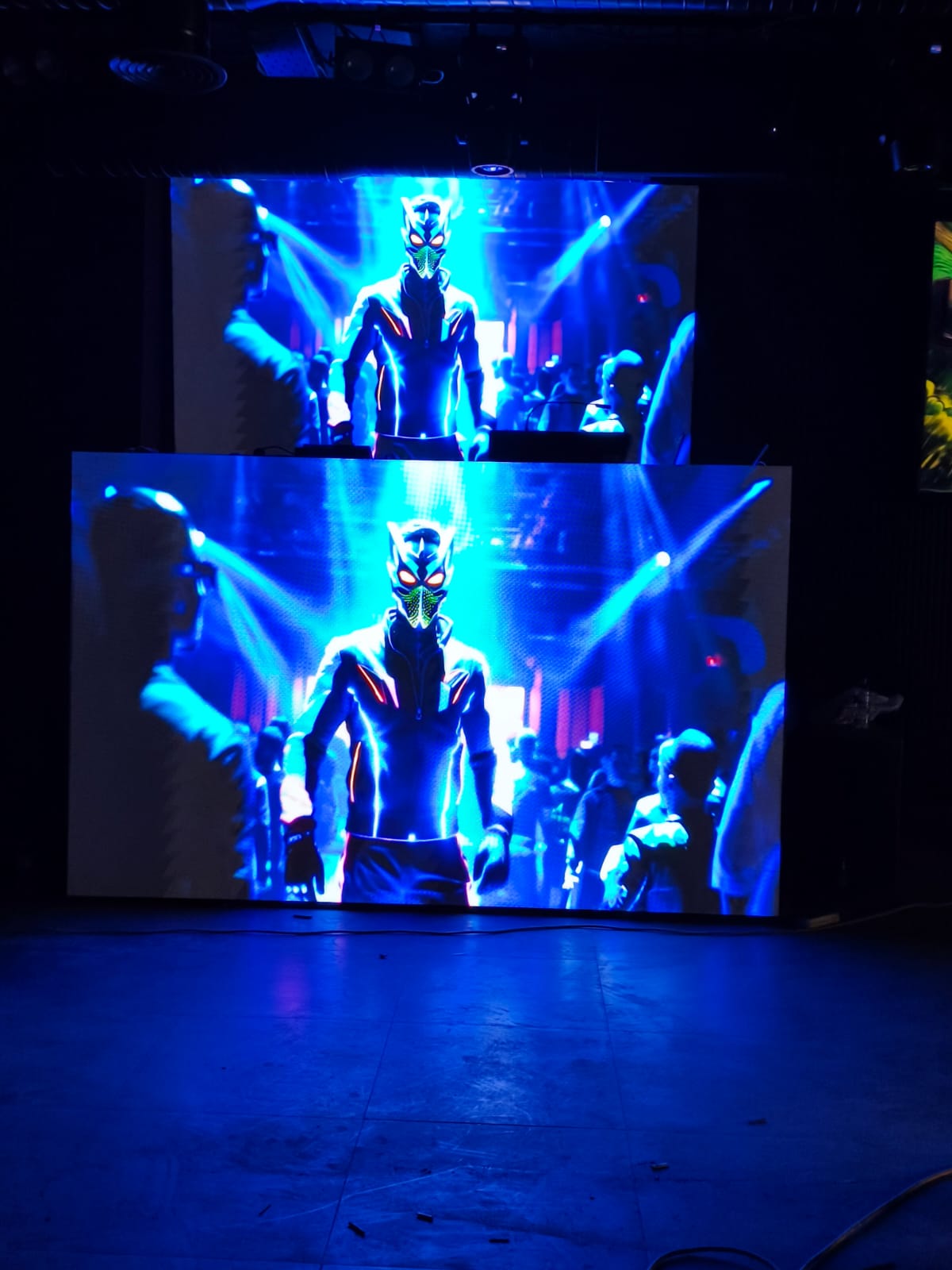 [Futbol stadyumu için skorboard kurulumu]